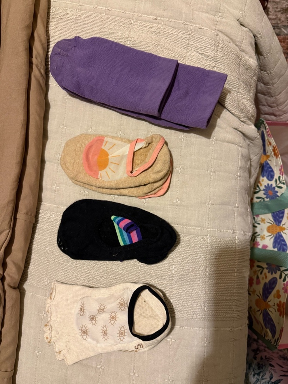 TAVI Pilates/yoga grip socks